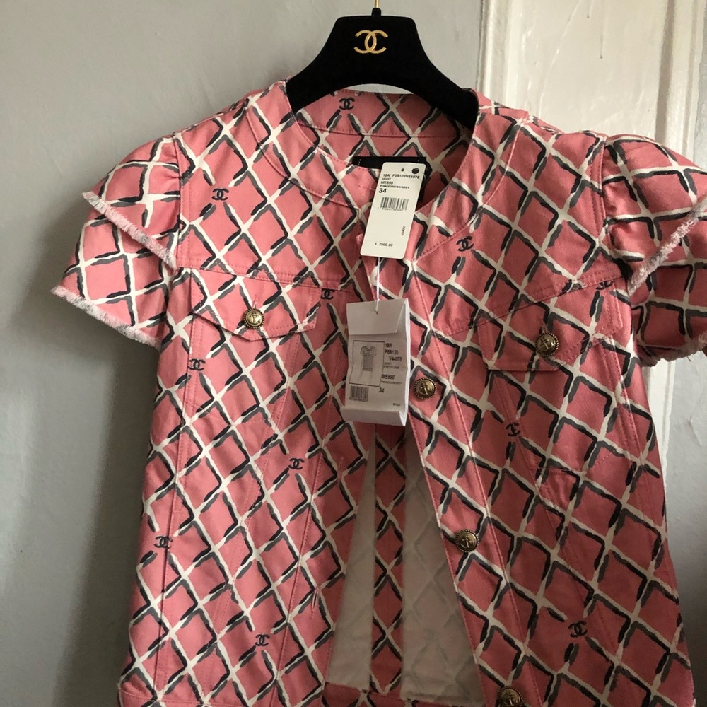 CHANEL 18A jacket